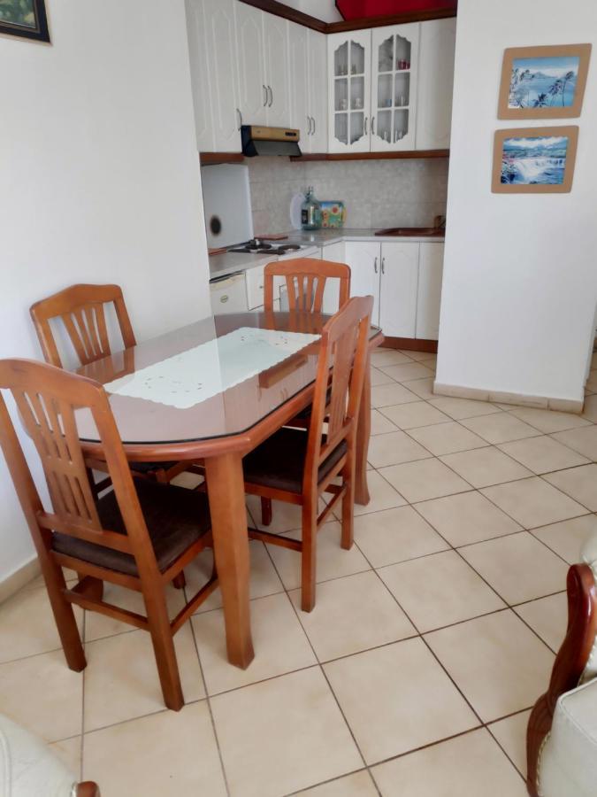 Private Studio Sea View 2 Minutes Away From Beach Sarandë 外观 照片
